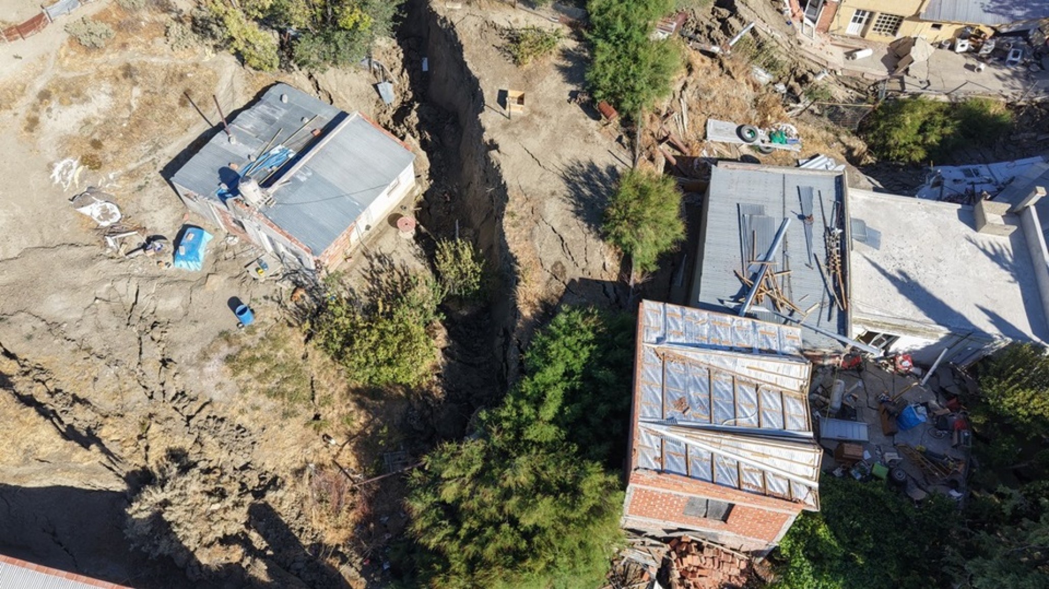 Familias del barrio Marquesado que debieron abandonar sus viviendas piden una reunión inmediata con autoridades municipales y provinciales