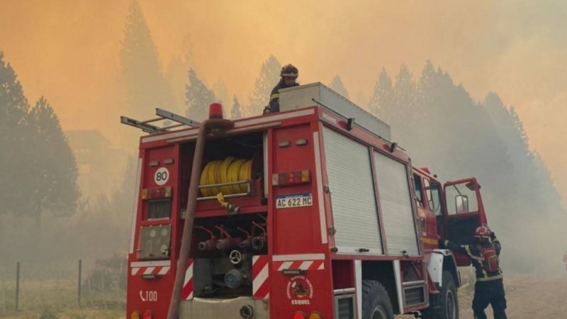 Bomberos de Trevelin lanzan una campaña solidaria para comprar un camión de ataque forestal