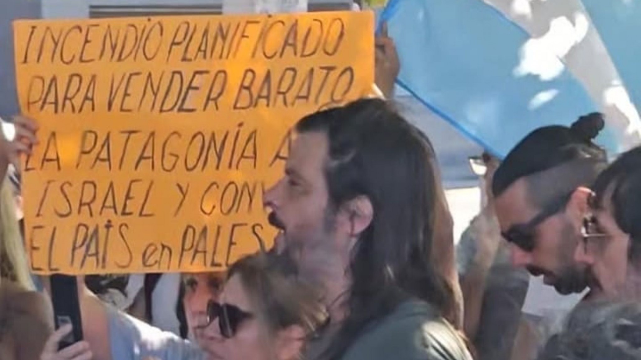 Incendios en la Patagonia: convocan a una movilización en Buenos Aires y denuncian abandono del Gobierno nacional