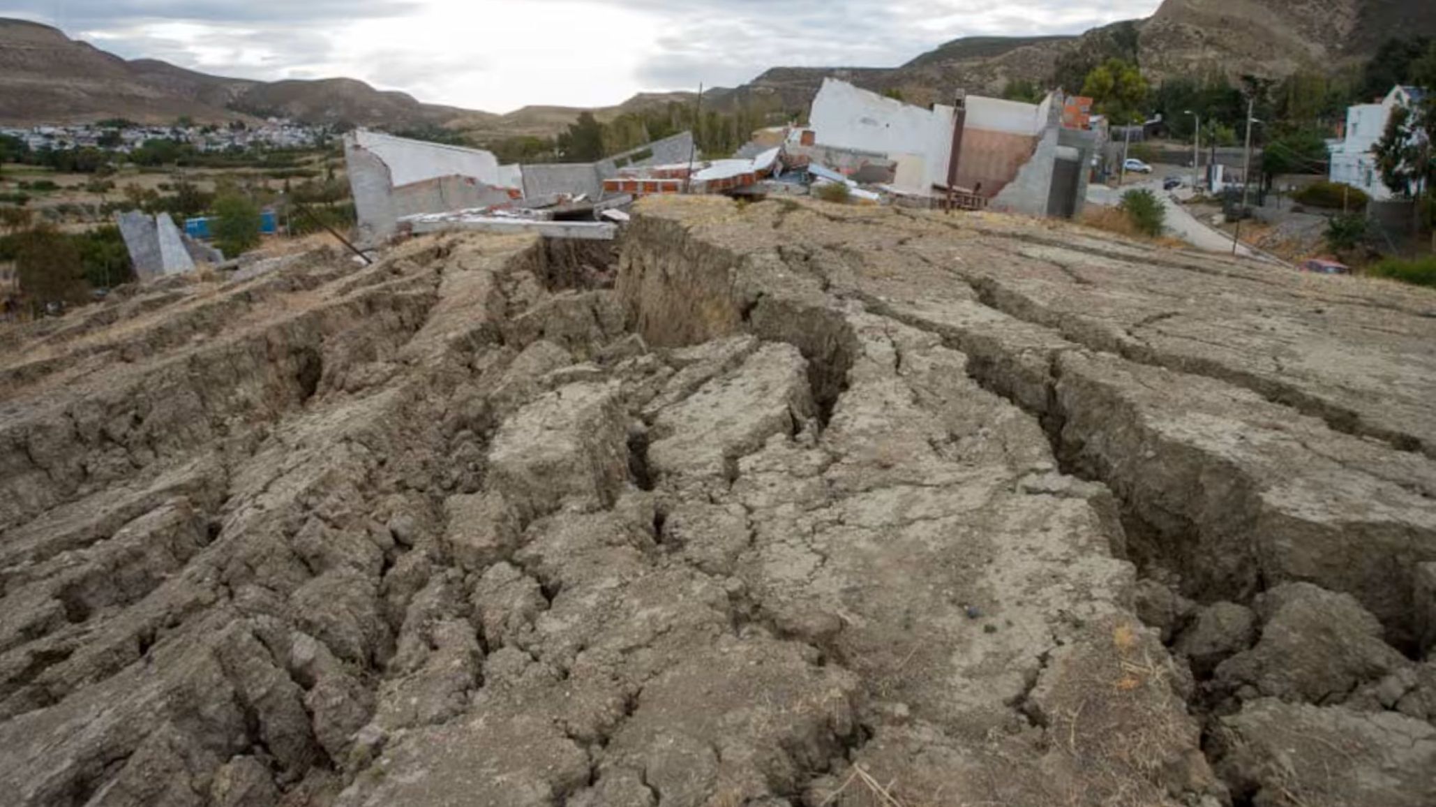 Comodoro: alivio fiscal para los afectados por el desplazamiento del Cerro Hermitte