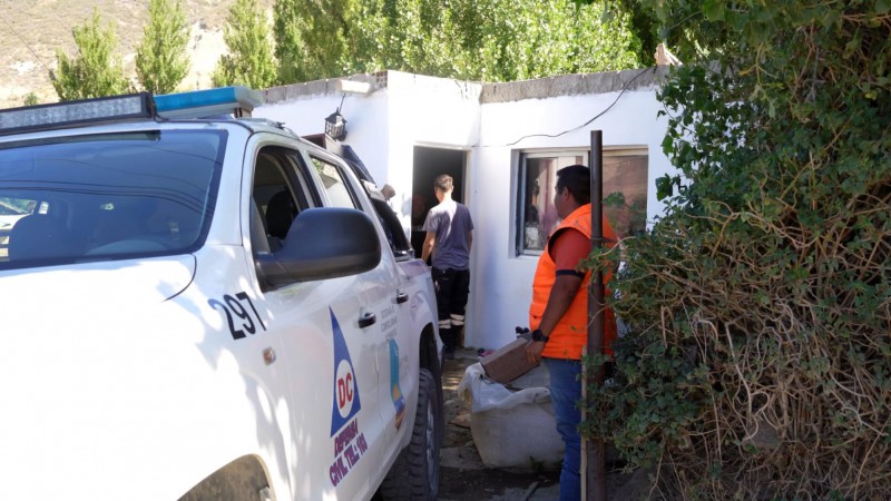 Defensa Civil realiza una incesante tarea para que las familias recuperen sus pertenencias