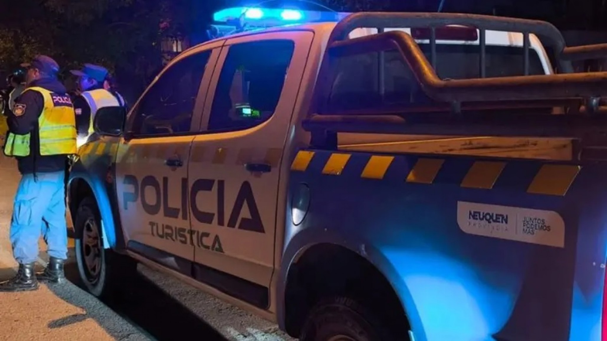 Conmoción en la Cordillera: Hallan muerto a un joven mochilero en un terreno baldío