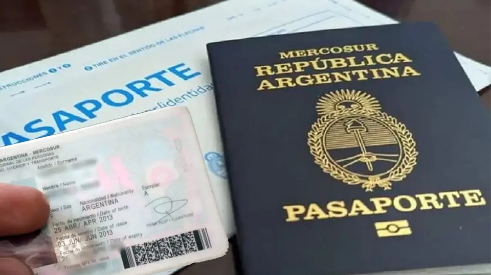 El Renaper lanza un nuevo DNI electrónico y pasaporte: diseño renovado y tecnología contra el fraude