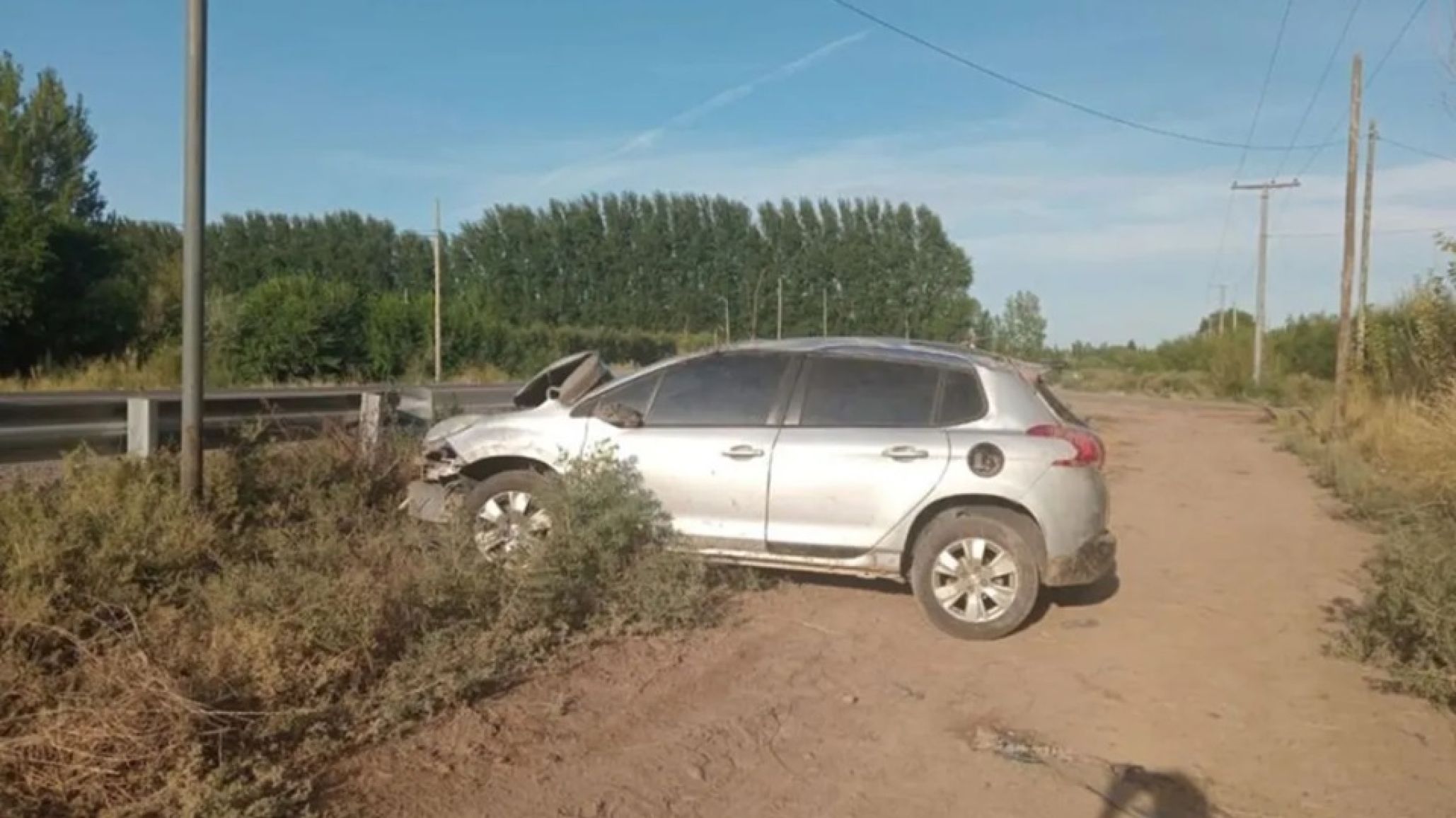 Fatal choque en Ruta Nacional 22: un joven de 19 años murió tras un violento impacto entre un auto y una moto