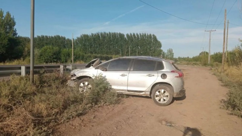 Fatal choque en Ruta Nacional 22: un joven de 19 años murió tras un violento impacto entre un auto y una moto