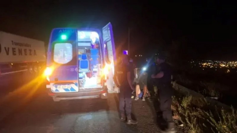 Peatón resultó herido tras ser atropellado en Camino Roque González