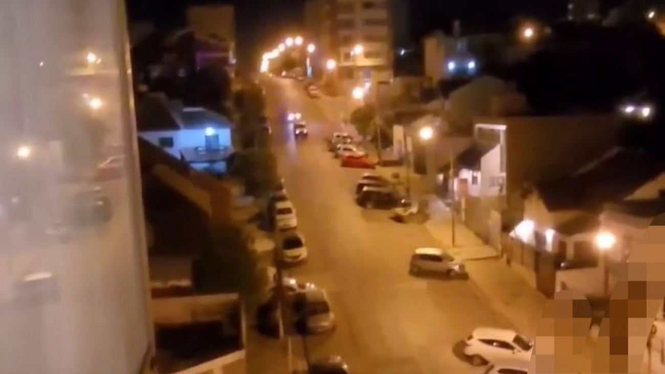 Persecución y disparos en pleno centro: un menor le robó el auto a su padre y escapó de la policía