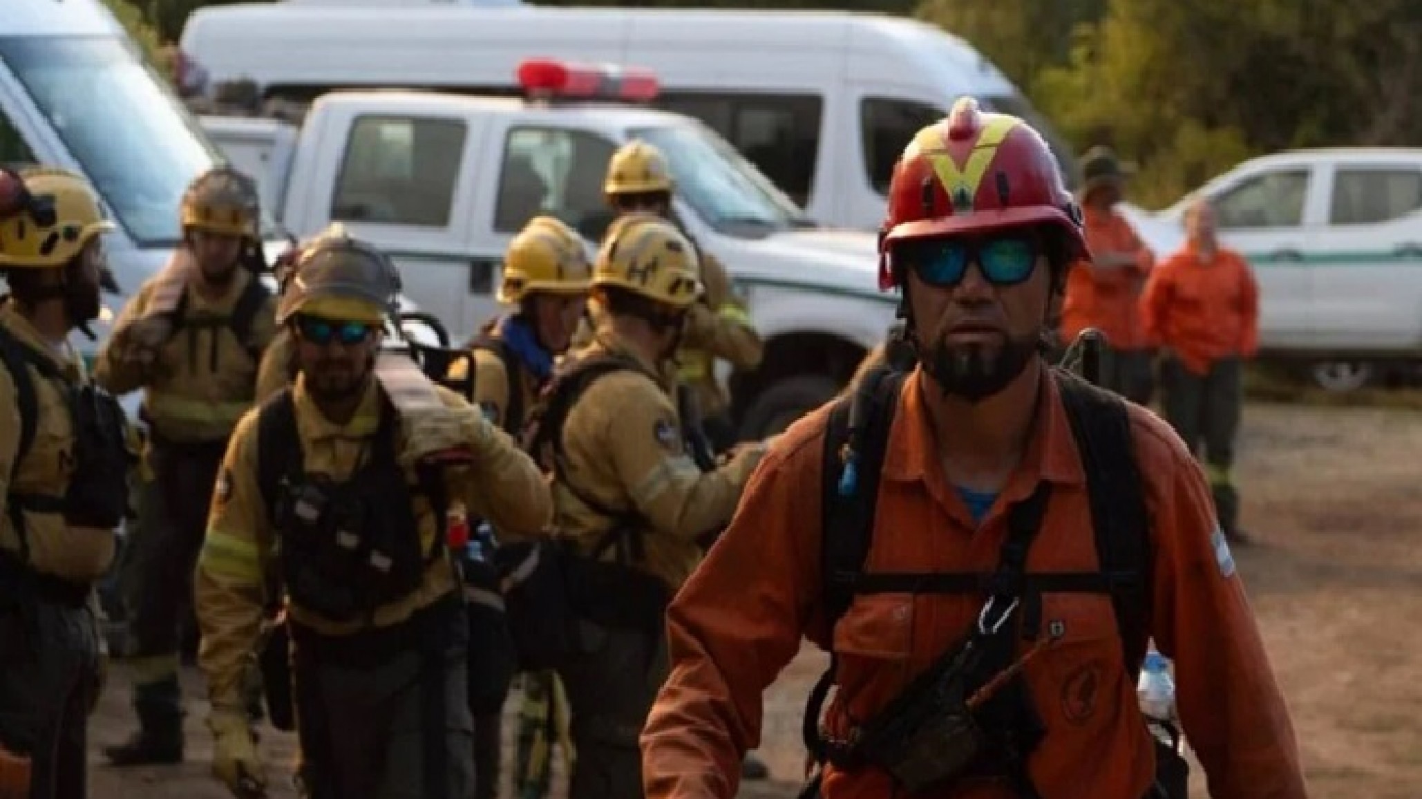 Bomberos de Chubut advierten que el incendio avanza con fuerza y desmienten una "ayuda histórica" del Gobierno nacional