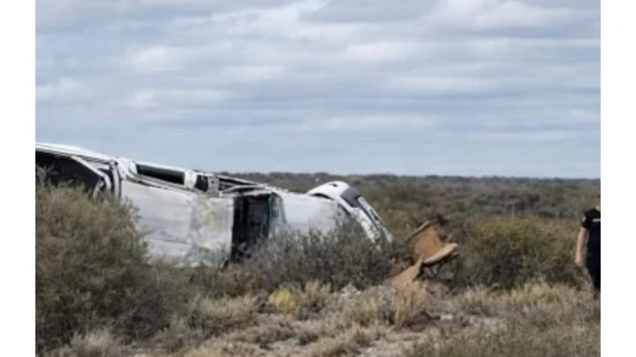 Identificaron a la mujer de Caleta Olivia que murió en el vuelco cerca de Trelew: su hijo de 24 años sobrevivió