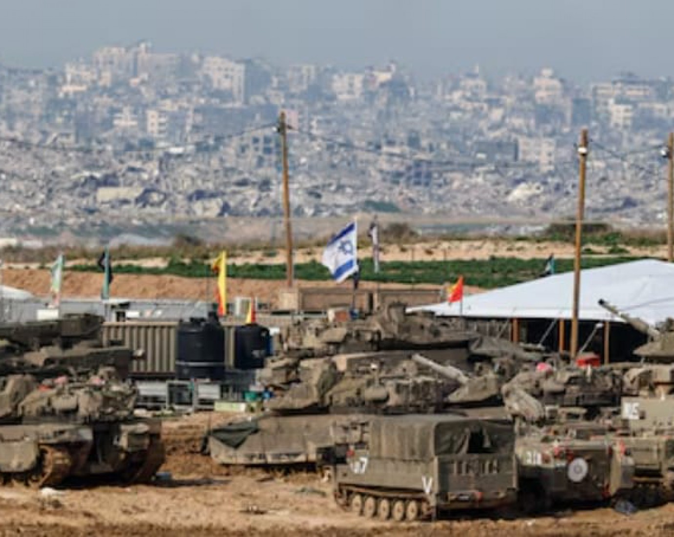 Escalada de violencia en Gaza: un ataque dejó a un soldado israelí gravemente herido y derivó en intensos bombardeos