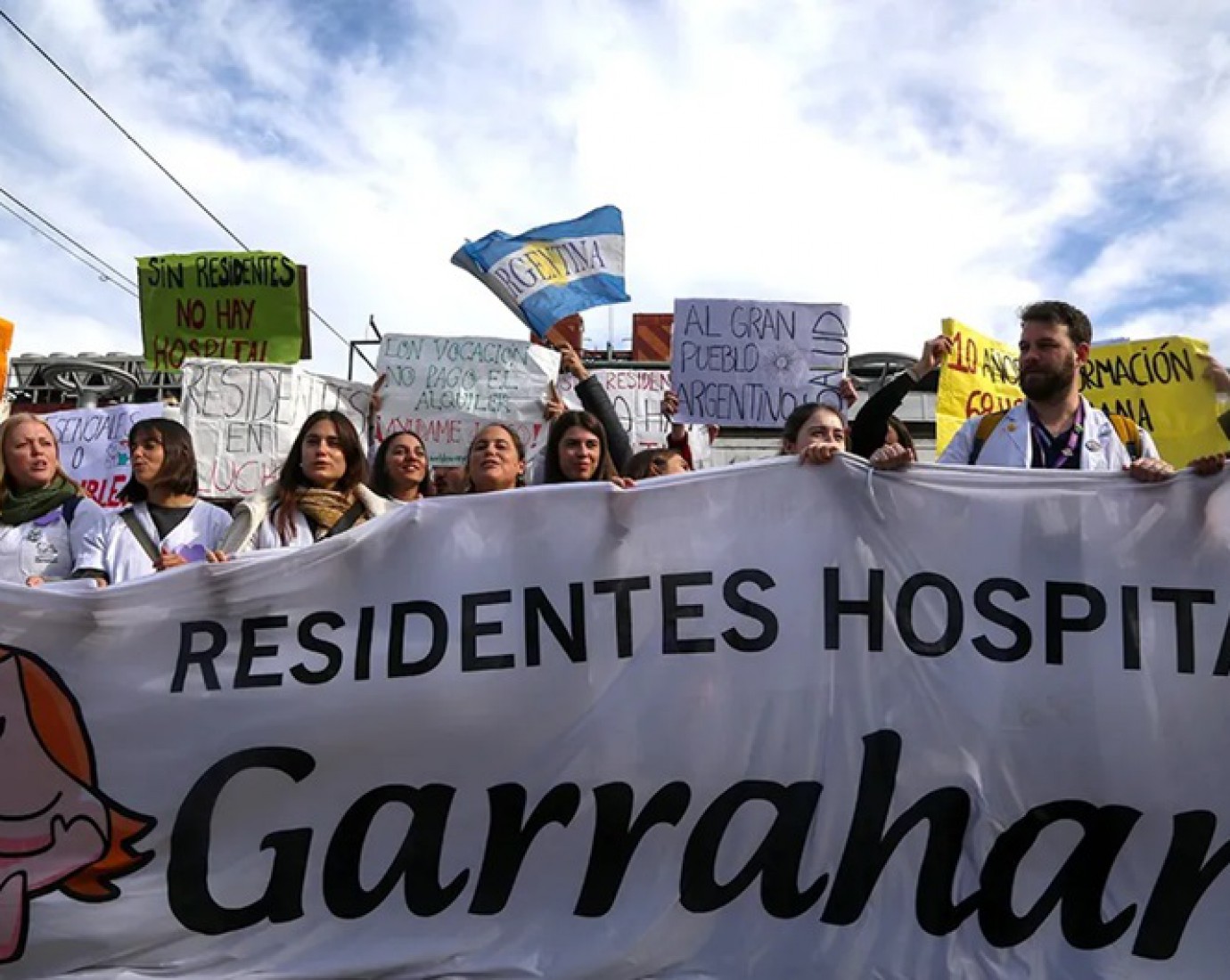 Médica del Garrahan denuncia persecución tras sumarios y posibles despidos: "Es una decisión que viene de afuera"
