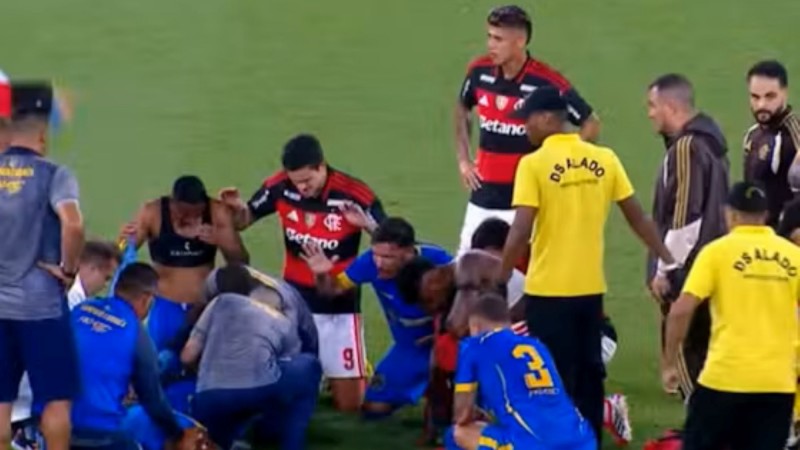 Susto en el Maracaná: un jugador rival de Flamengo convulsionó en pleno partido y fue asistido de urgencia