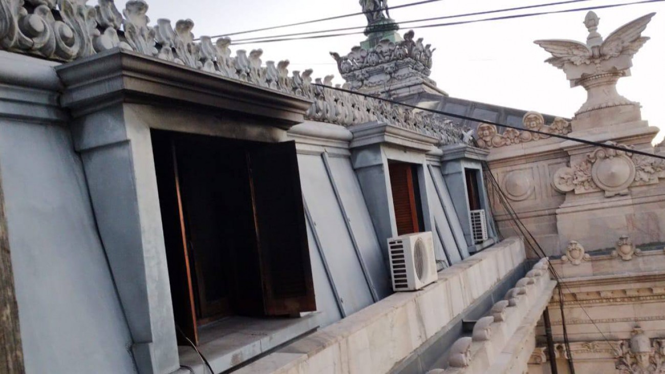 Tres intoxicados por un incendio en el despacho de una senadora del PRO