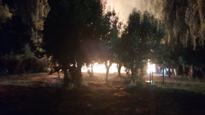Incendio en una chacra de la Ruta 270: trabajaron tres dotaciones de bomberos