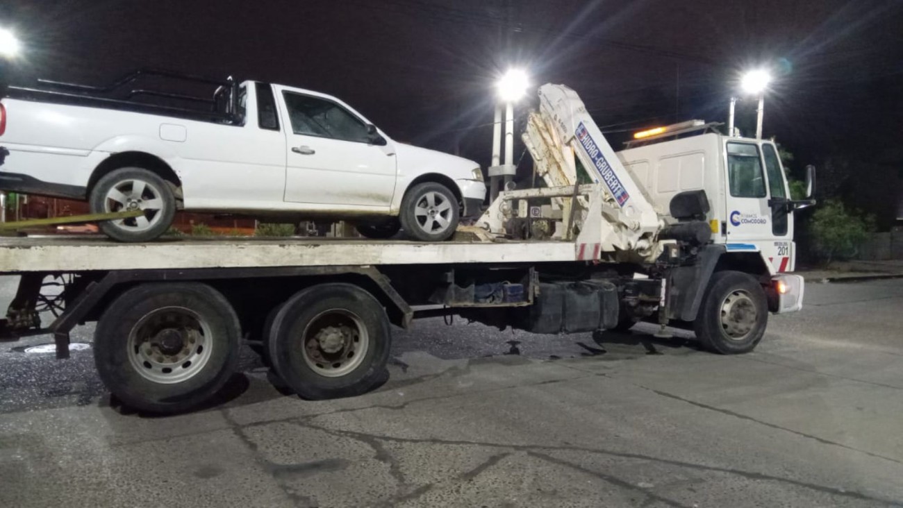 Secuestran una Volkswagen Saveiro por alcoholemia positiva en Comodoro Rivadavia: circulaba sin luces ni seguro