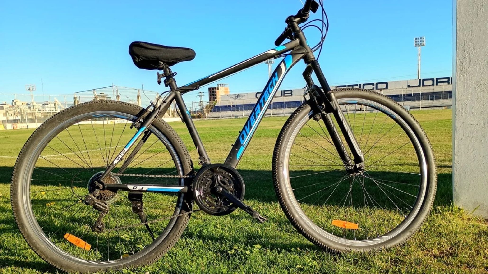 Robaron una bicicleta a plena luz del día en Av. Kennedy