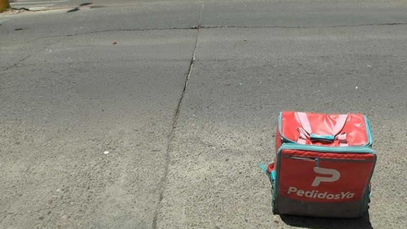 Otro accidente en Comodoro: un delivery fue atropellado por un colectivo en Rivadavia e Italia
