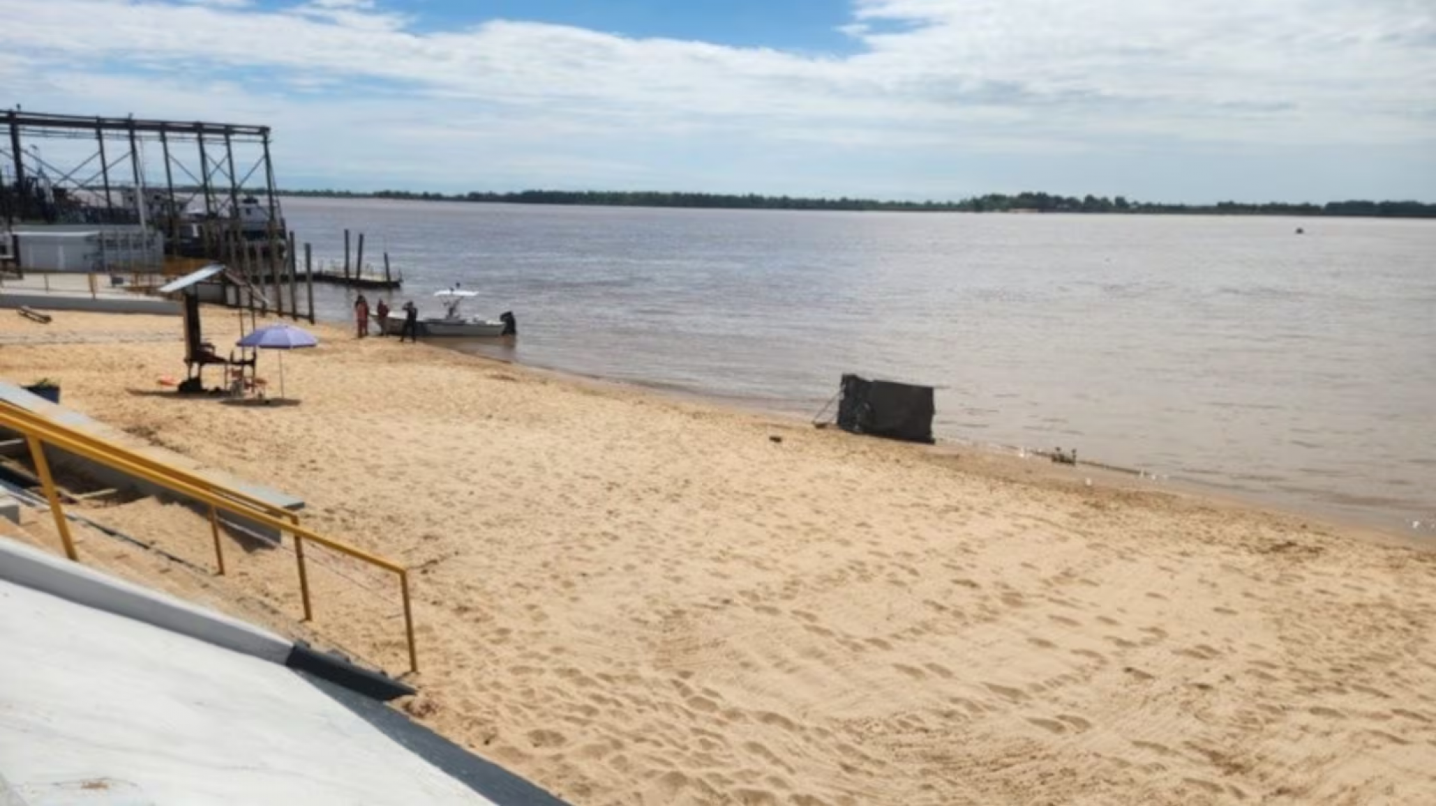 Horror: una pareja encontró un cadáver flotando en el río Paraná