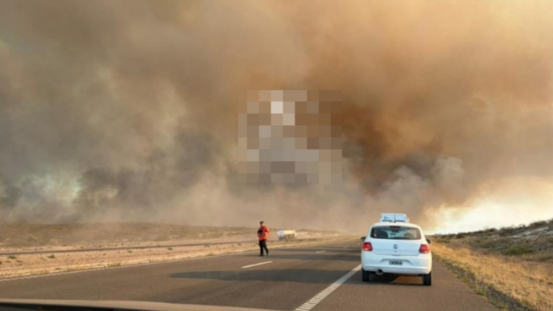 Incendio en Bajo Simpson: cerraron la Ruta 3 en ambos sentidos