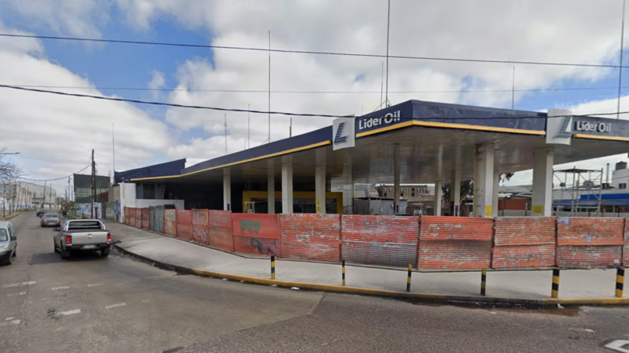 Un hombre fue asesinado a puñaladas en una pelea frente a una estación de servicio