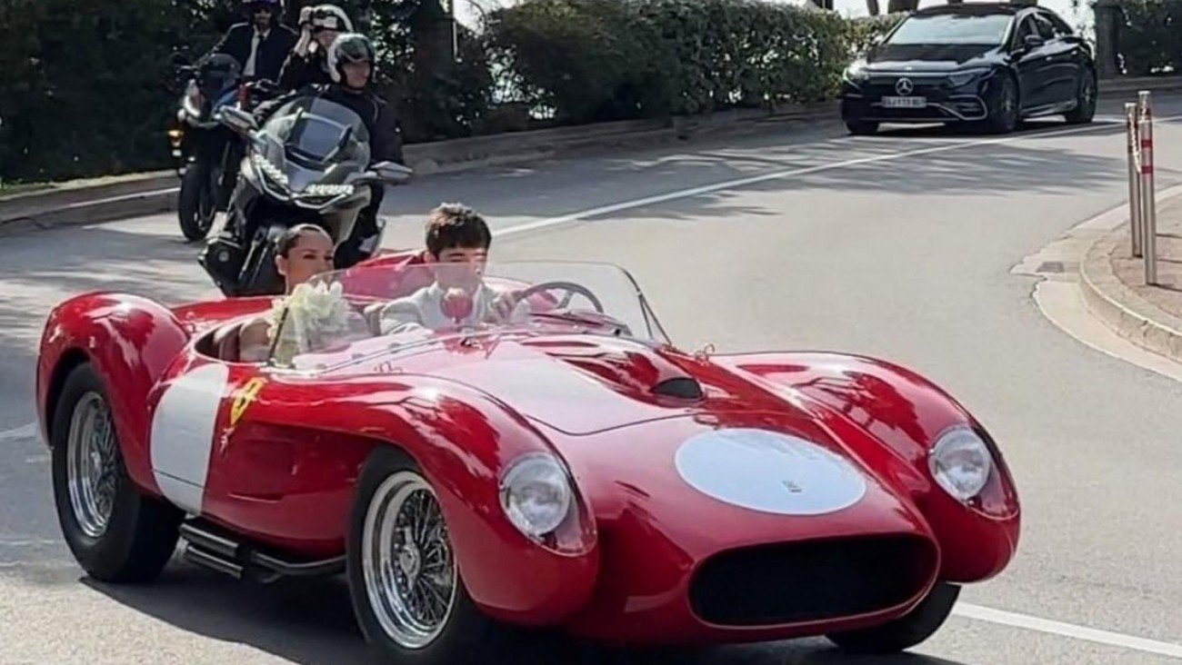 El piloto de Ferrari Charles Leclerc con Alexandra Saint Mleux: lujo y celebración en Mónaco