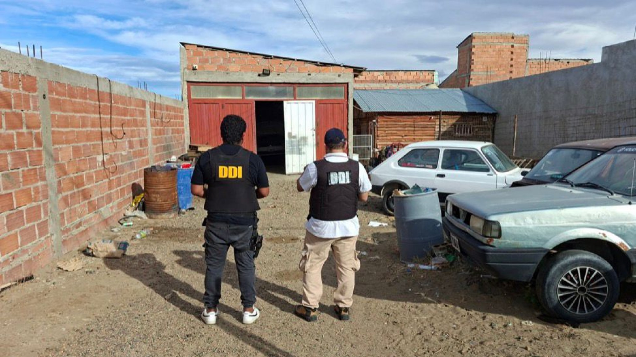 Amplio operativo en Caleta Olivia: 24 allanamientos y secuestro de motos y cannabis