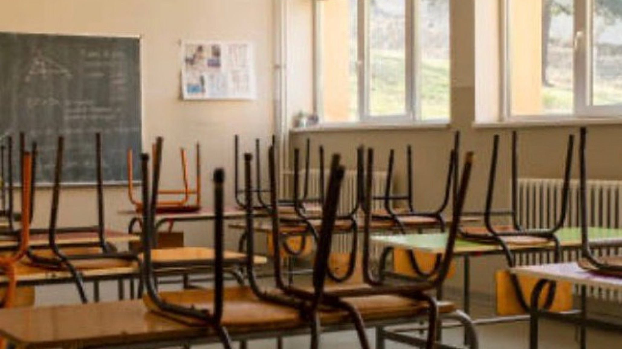 Docentes de Chubut van al paro: el salario no llega a la mitad de la canasta básica y la pobreza alcanzó a la docencia.