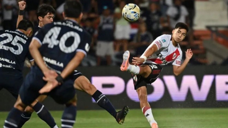 River empató con Independiente Rivadavia y sumó un punto en Mendoza