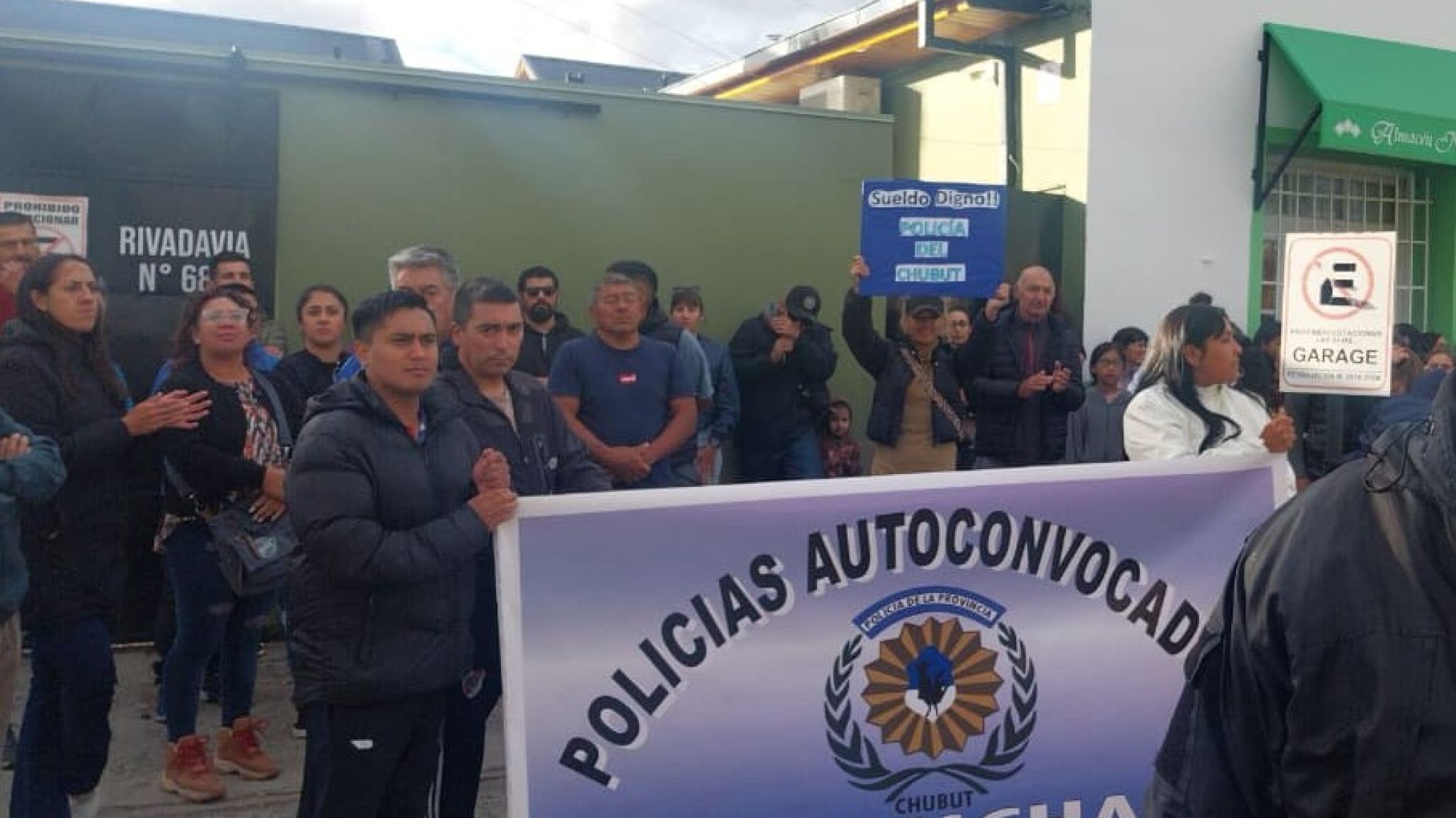 Crece la indignación en la Policía de Chubut: tras casi seis meses con sueldos congelados, el aumento fue de solo 3%
