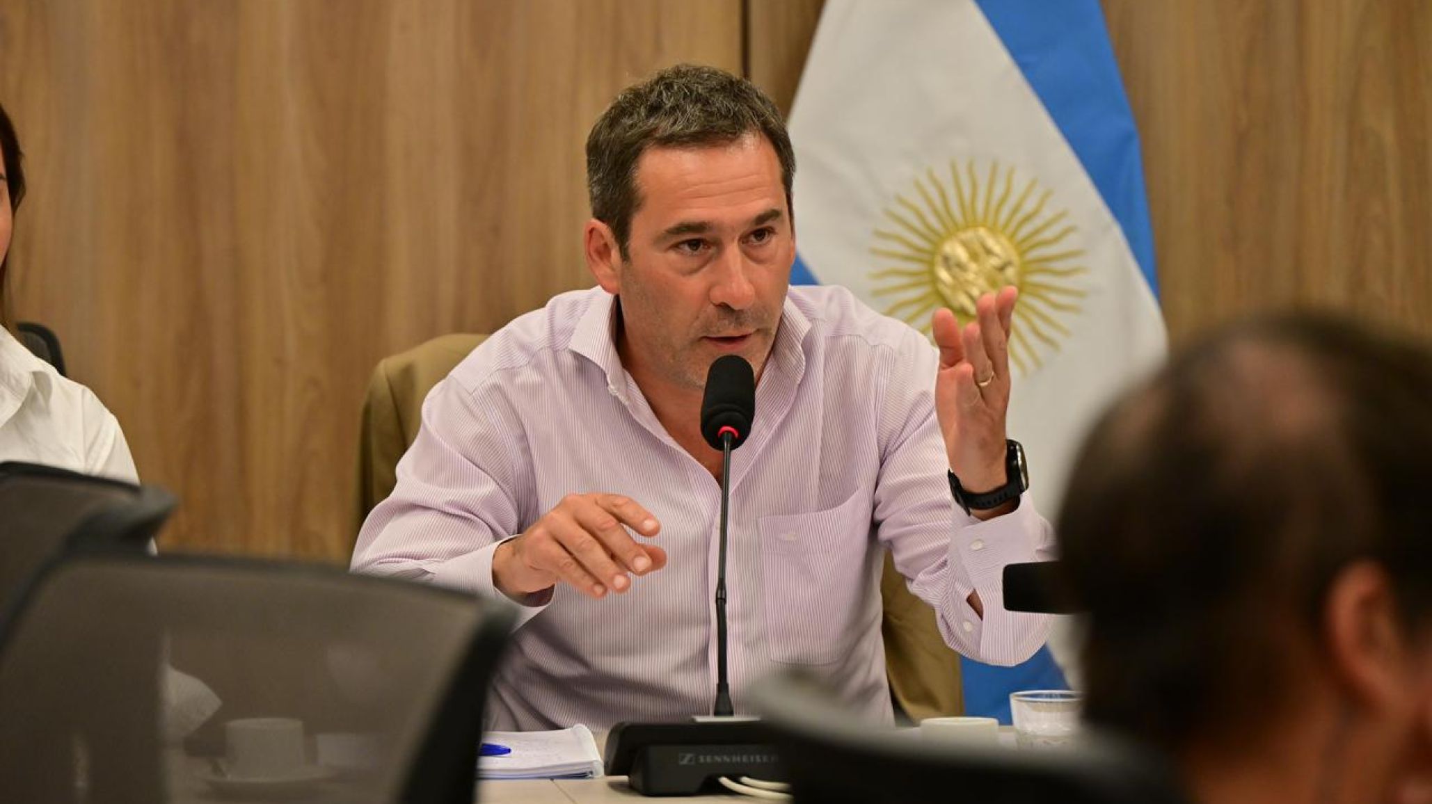 Luque sobre la ley de Glaciares: "se está poniendo en juego recursos que son irrecuperables".