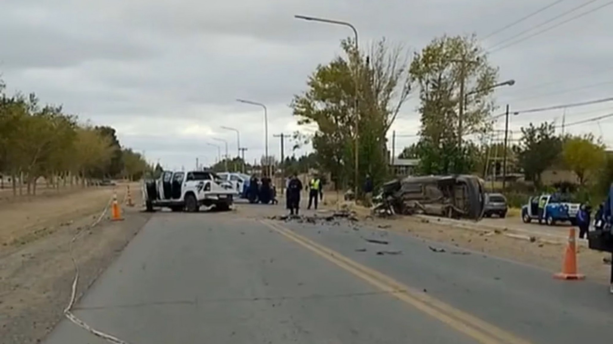 Tragedia en la Ruta 22: murieron dos personas y tres quedaron gravemente heridas tras un violento choque