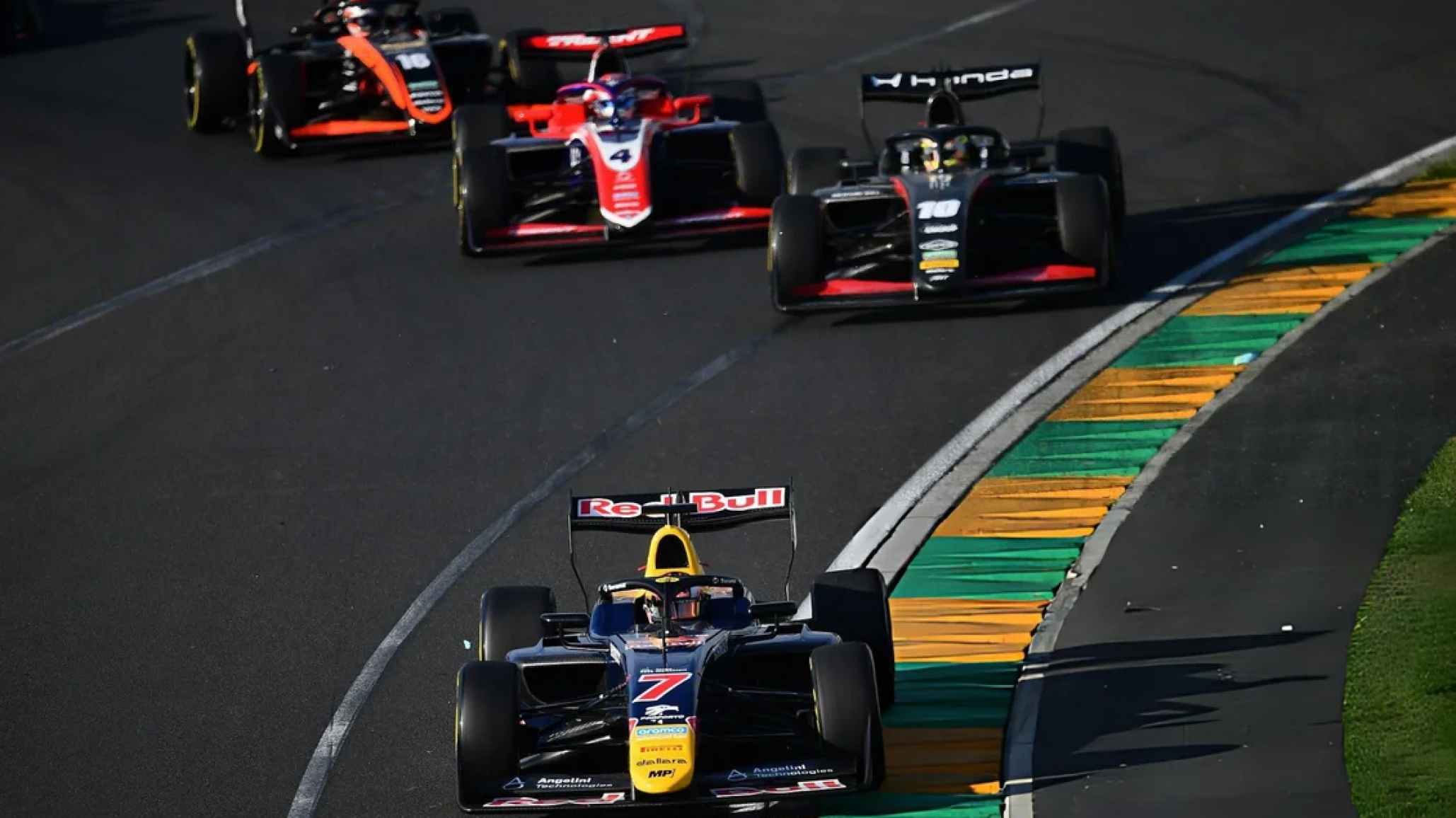 Mattia Colnaghi sumó un punto en su debut en la Fórmula 3 en Australia