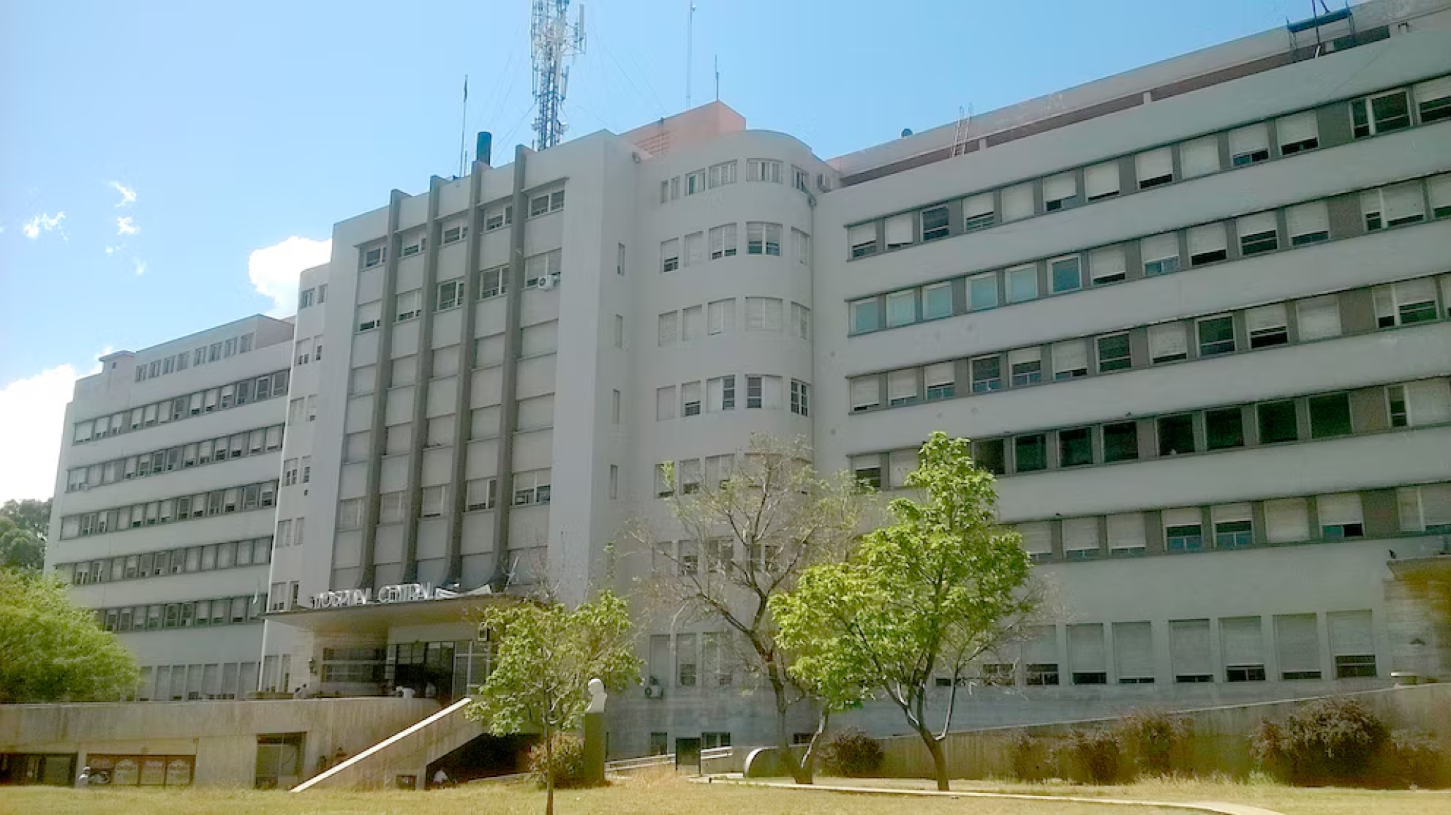 Murió un preso tras caer desde el tercer piso de un hospital mientras intentaba fugarse
