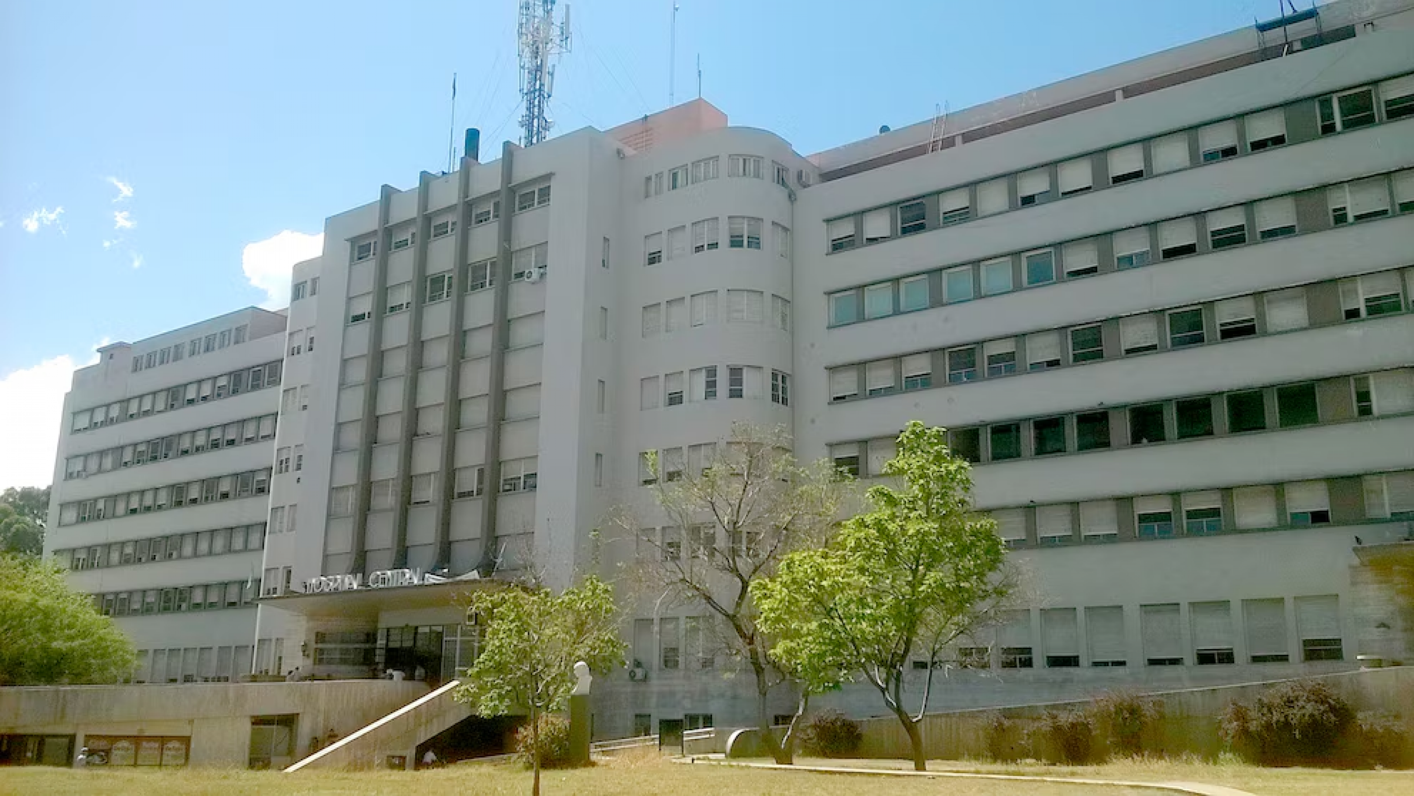 Murió un preso tras caer desde el tercer piso de un hospital mientras intentaba fugarse