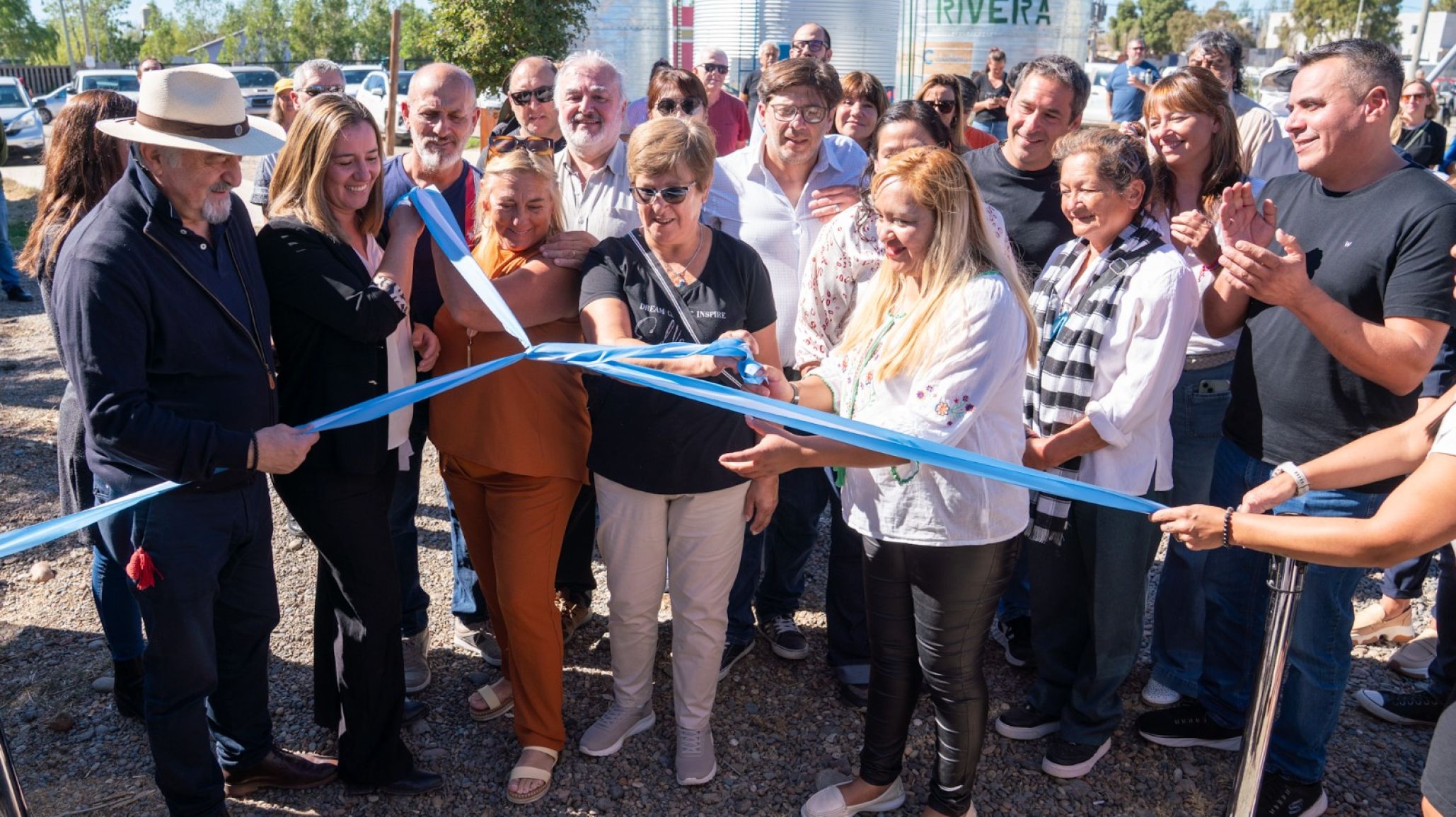 Comodoro inauguró una sala comunitaria para la extracción de miel y apuesta a fortalecer la producción apícola
