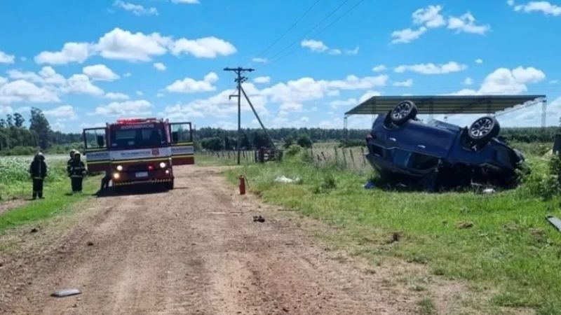 Siniestro fatal en Corrientes: una niña murió tras el vuelco de una camioneta y dos mujeres están en grave estado