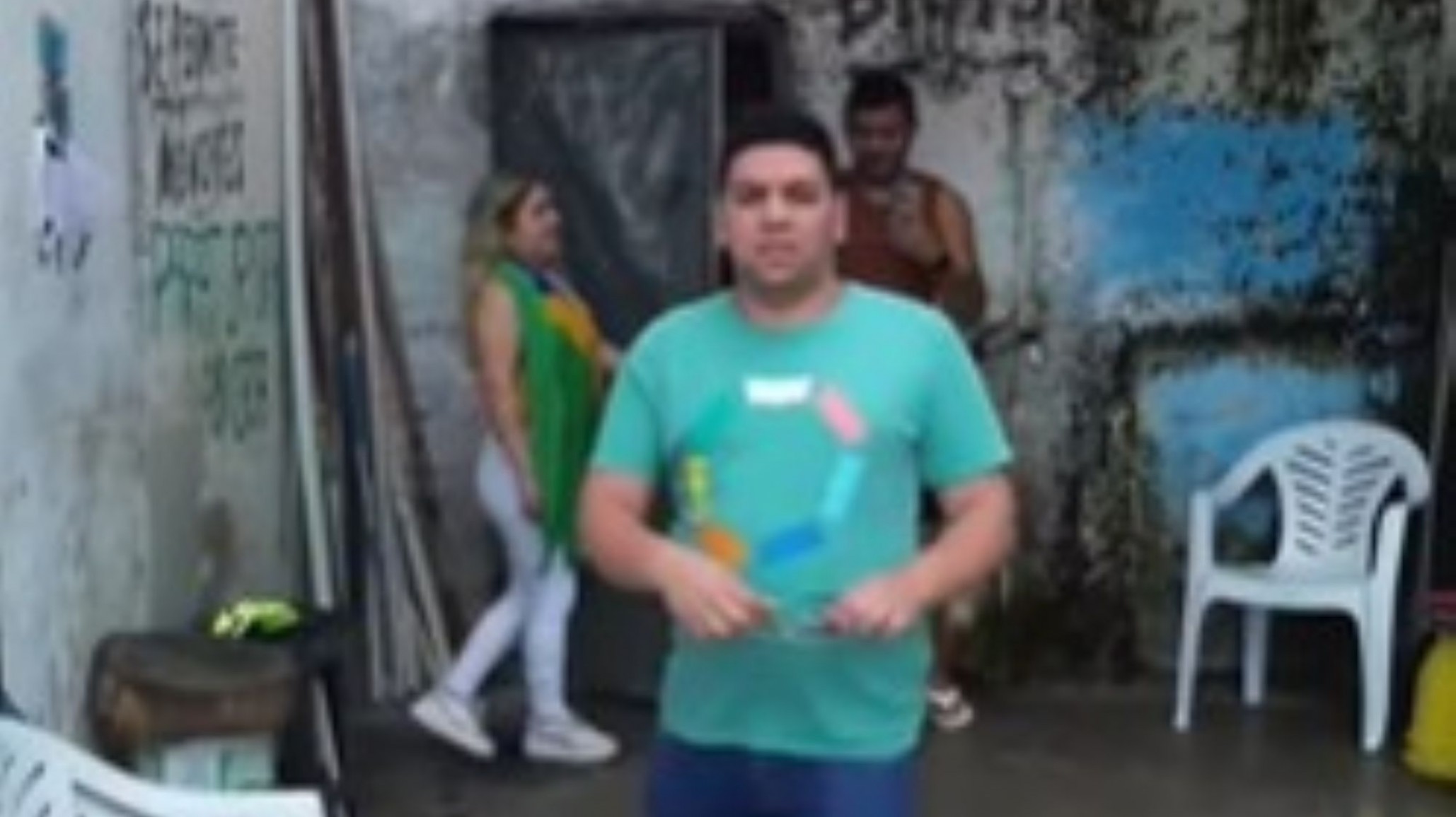 El locutor comodorense Julián Núñez grabó un video viral en la favela Rocinha de Río de Janeiro