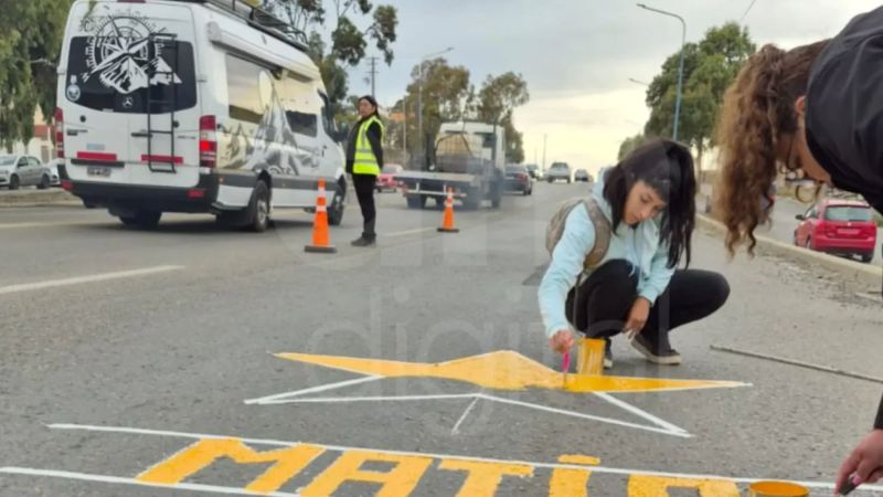 Colocaron la Estrella Amarilla N°14 en memoria de Matías Daniel Miranda en Comodoro Rivadavia