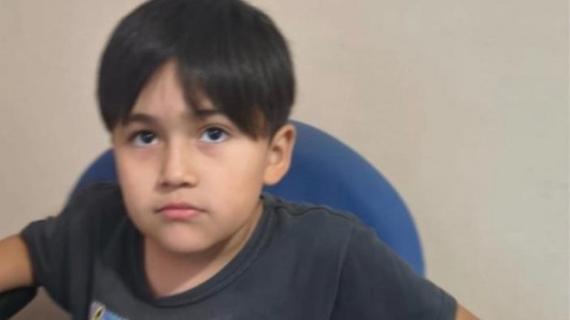 Buscan a la familia de un niño de unos 6 años hallado en Comodoro