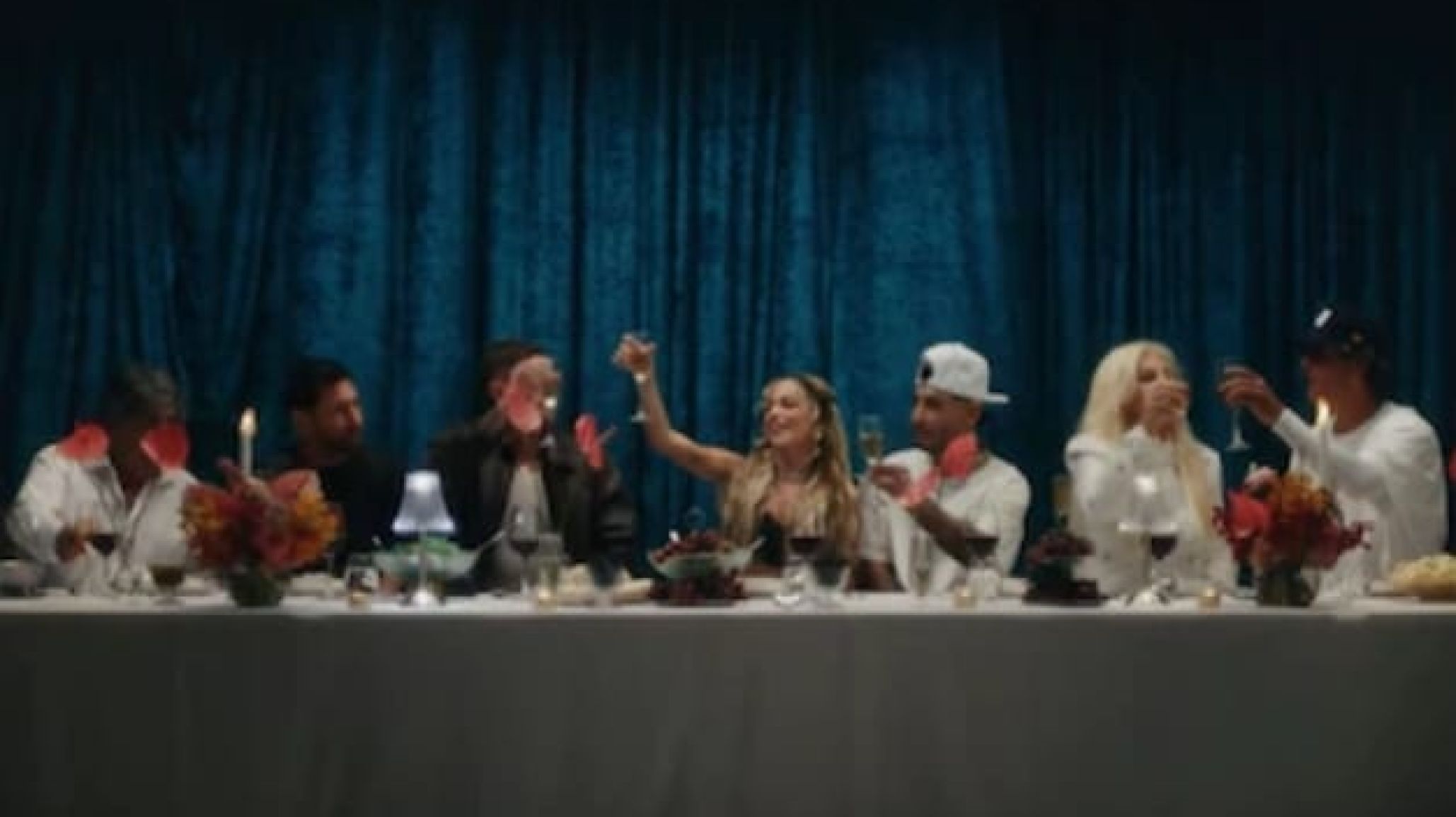 Tini lanzó "Dos Amantes" con Ulises Bueno y revolucionó todo con un videoclip lleno de estrellas