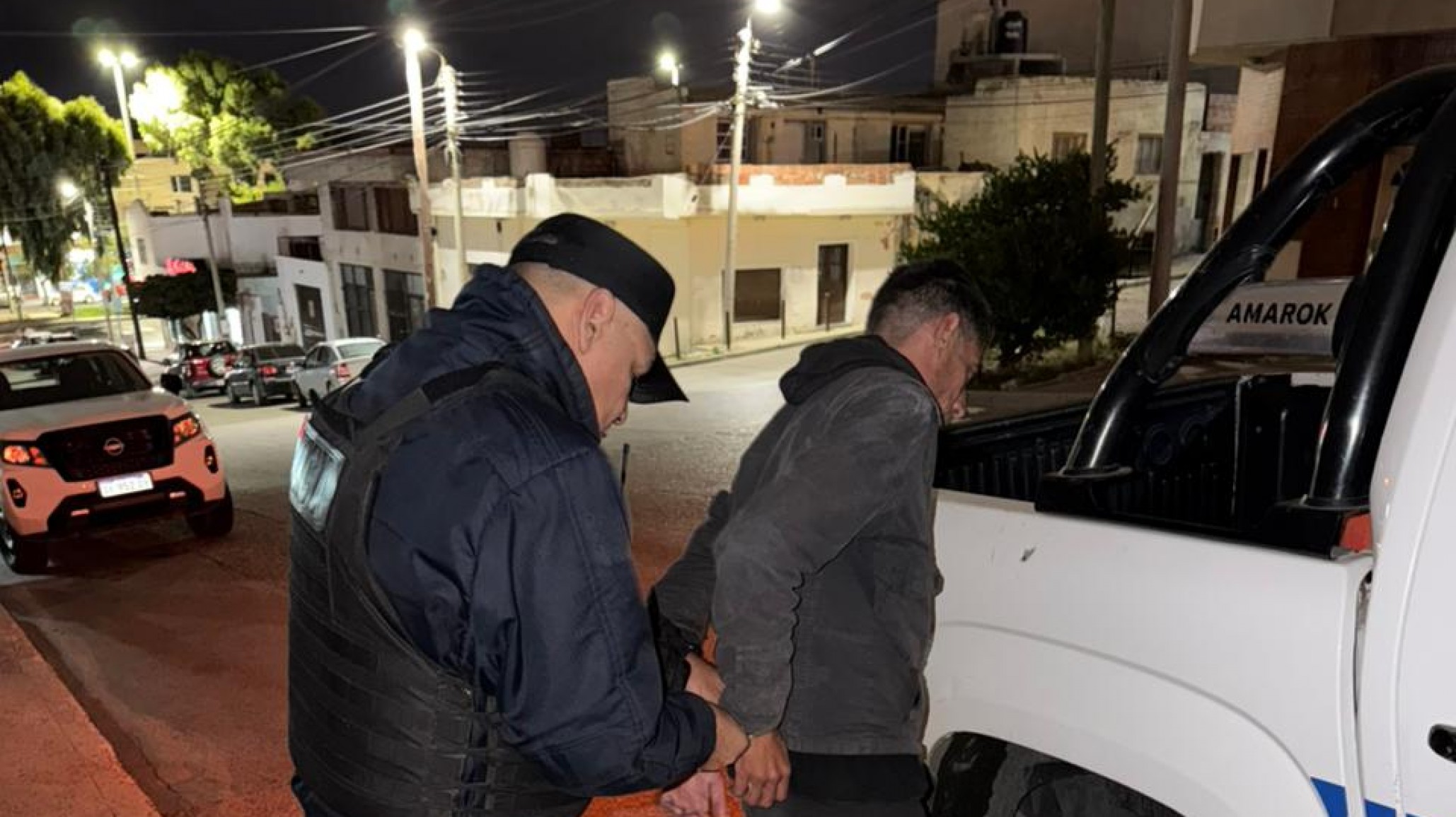 Lo identificaron en un control policial y tenía pedido de captura: terminó detenido