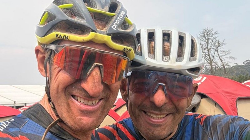 Un ciclista de Rada Tilly y otro de Caleta Olivia corren la Cape Epic, la carrera más exigente del mountain bike del mundo