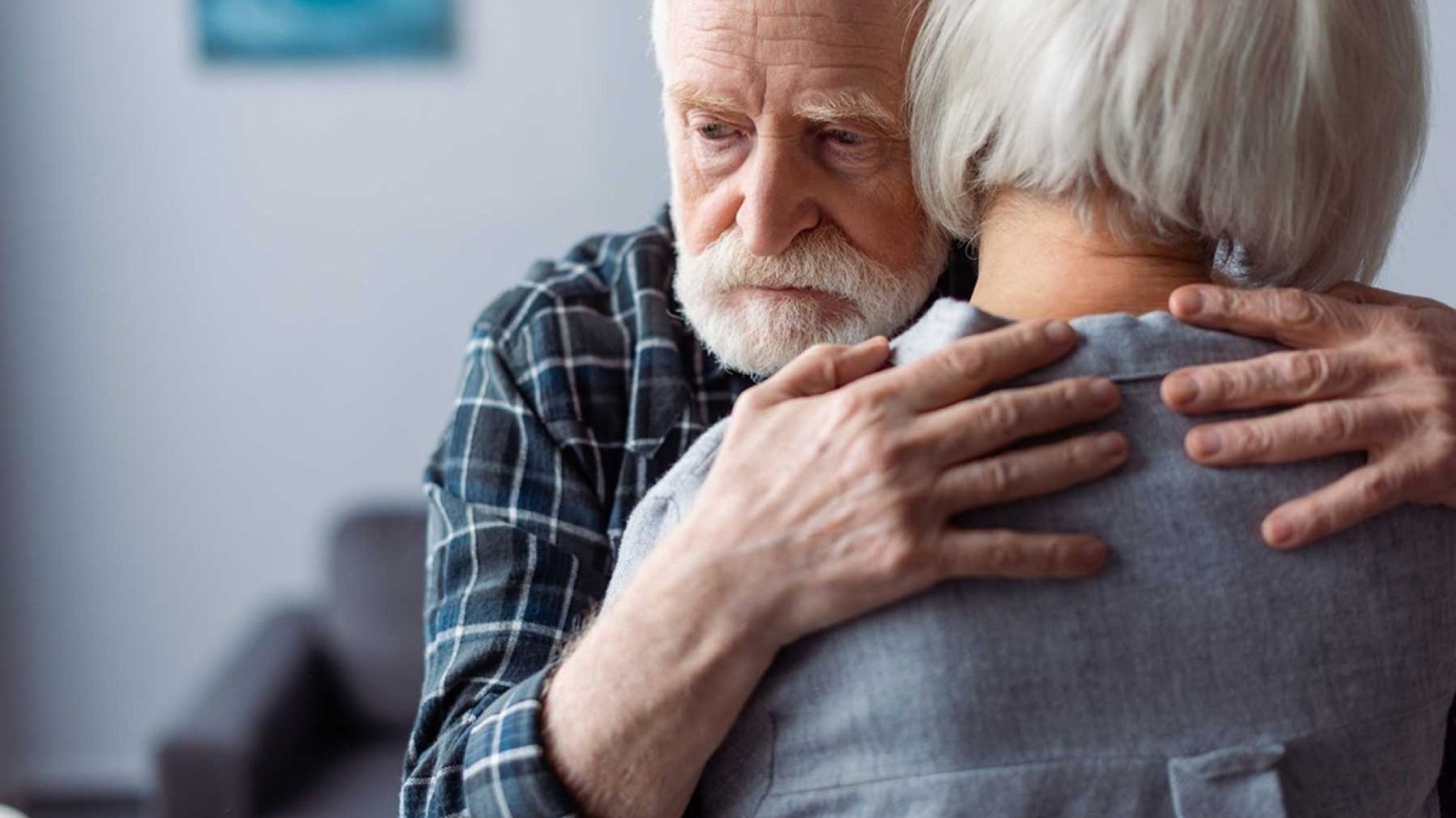 El Alzheimer se podría detectar con un simple hisopado nasal: un test logró un 81% de precisión