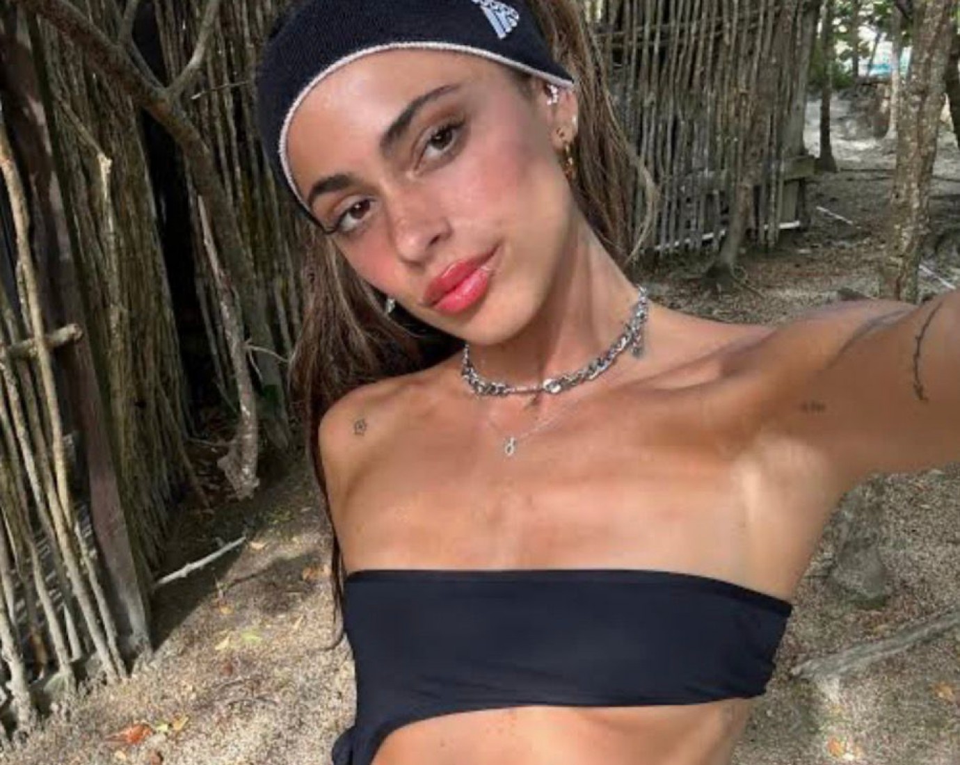 Tini Stoessel negó rumores de embarazo en pleno show y dejó una frase que dio que hablar