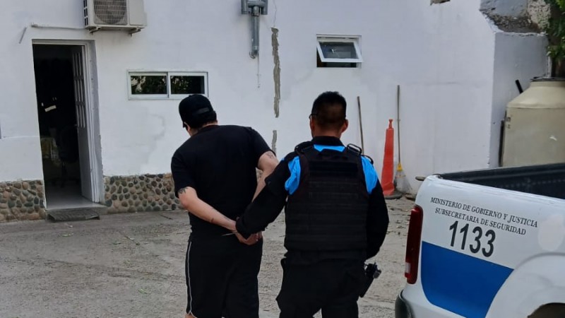 Lo identificaron en un control y terminó detenido: tenía pedido de captura