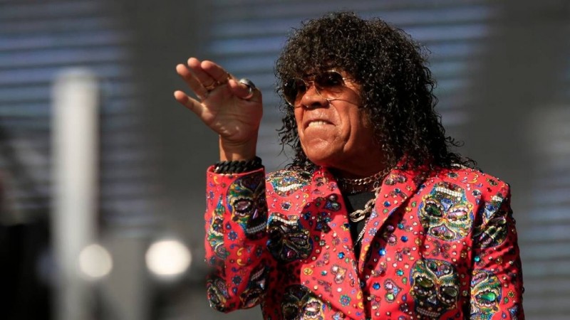 "Caía en cana por cantar": el crudo relato de La Mona Jiménez sobre la persecución en la dictadura