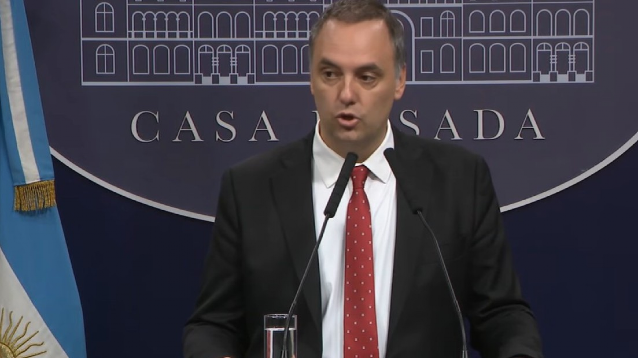 En medio de la polémica, Adorni aseguró: "No tengo nada que esconder"