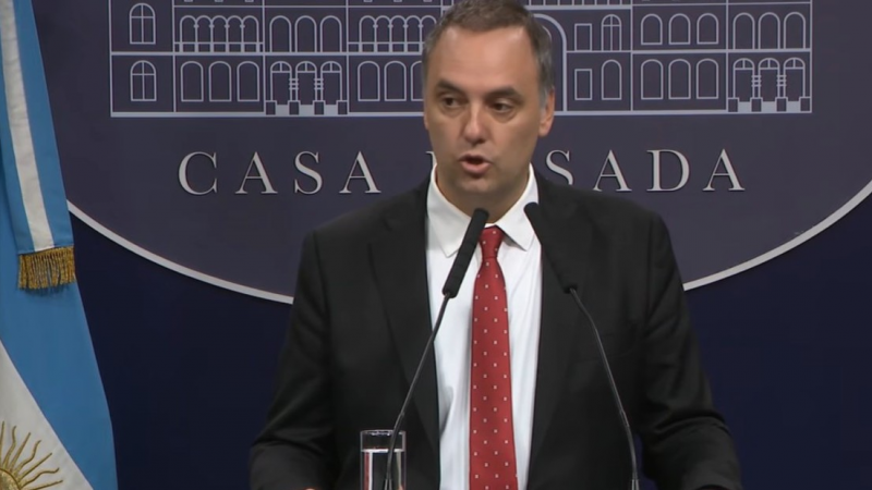 En medio de la polémica, Adorni aseguró: "No tengo nada que esconder"