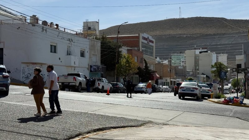 Comodoro: Se descompensó mientras caminaba y murió en plena calle
