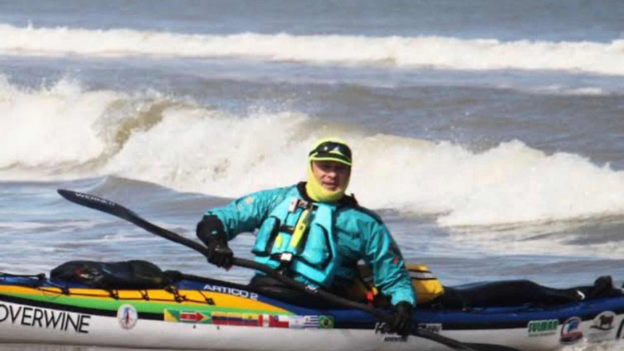 Un kayakista brasileño llega a Chubut en busca de un récord Guinness y dará charlas abiertas